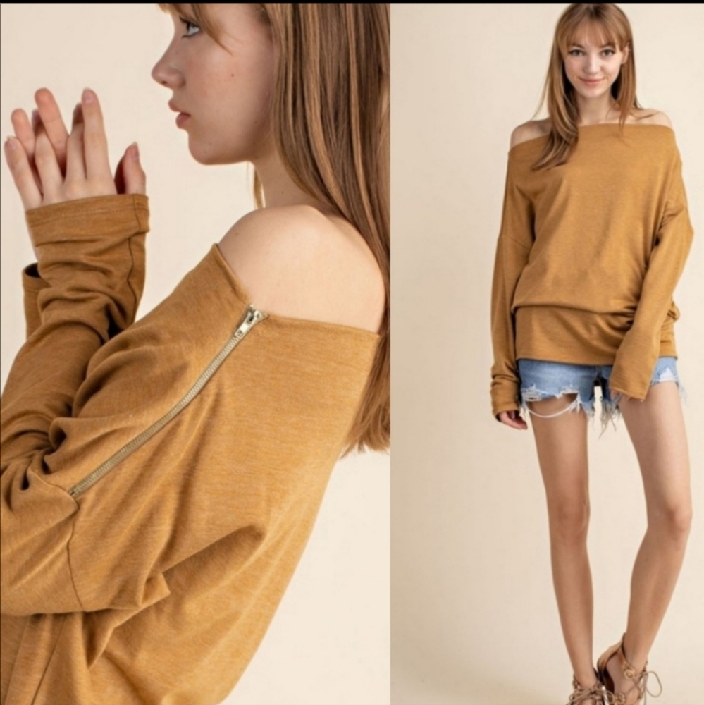 🌻 French terry zippered Off shoulder Top. Size S, L